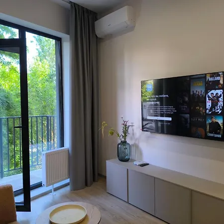 In The New Itaka House On 7th Fontana Street Apartment Odessa